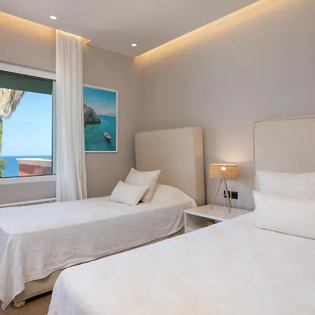 Seafront Luxury 
