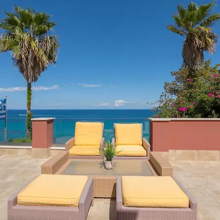 Seafront Luxury 