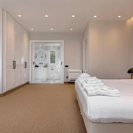 Seafront Luxury 
