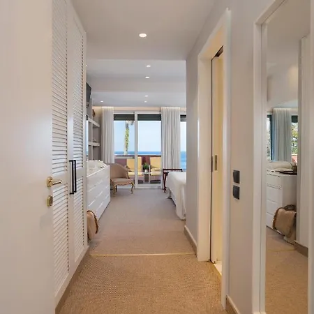 Seafront Luxury 
